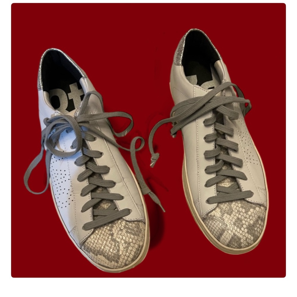 P448 Womens Ivory Glitter Metallic Snake